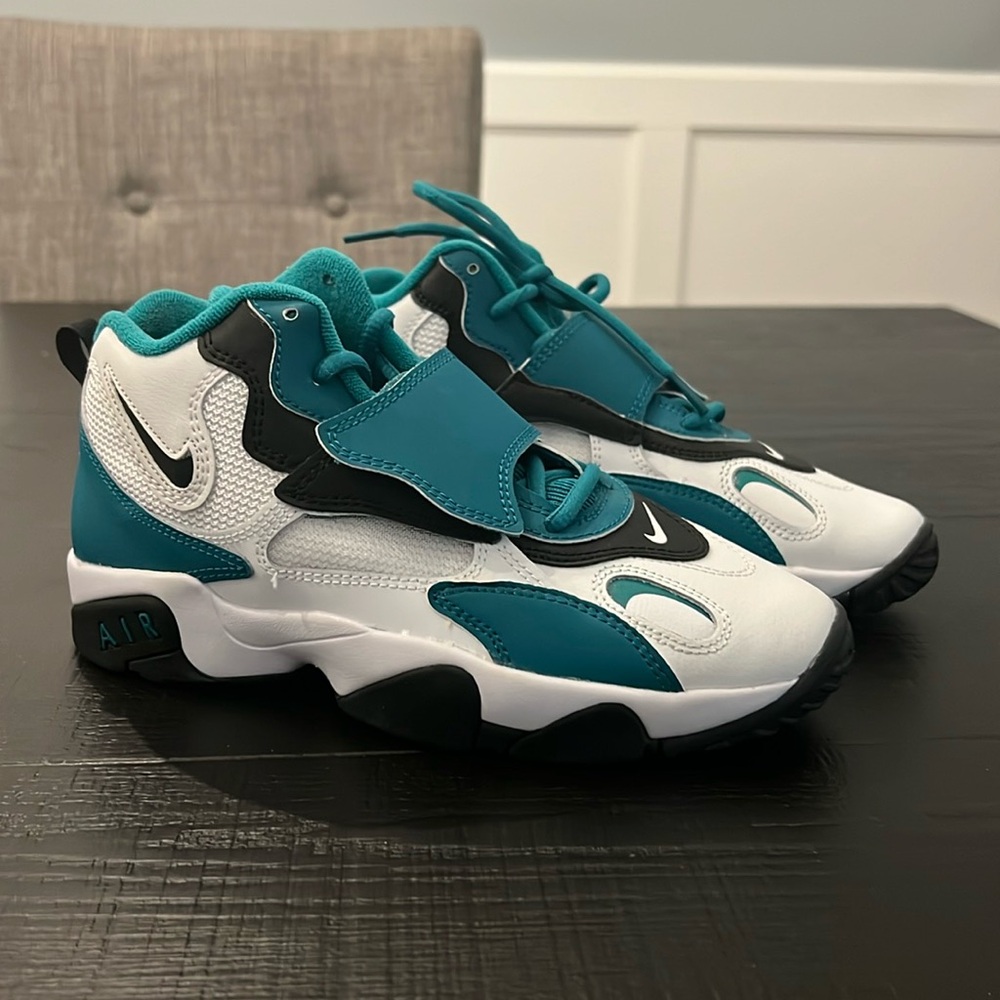 *NEW* Nike Air Speed Turf GS White Fresh Water